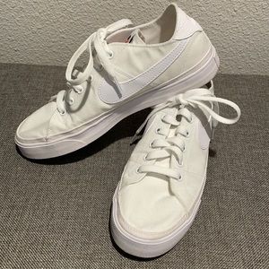 Nike Court Legacy Sneakers